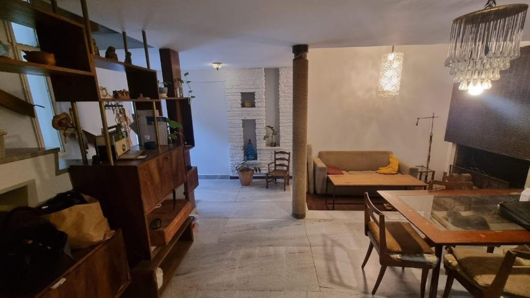 CASA CON LOCAL COMERCIAL