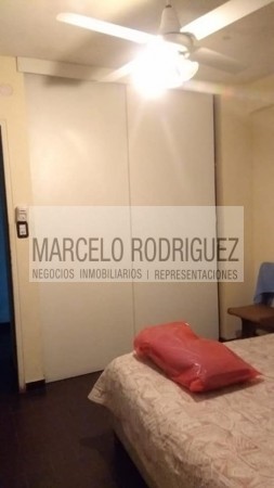 CASA CON OFICINAS