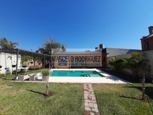 CASA CON QUINCHO Y PISCINA