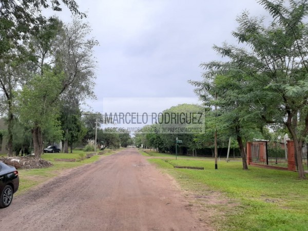 CASA CON QUINCHO Y PISCINA