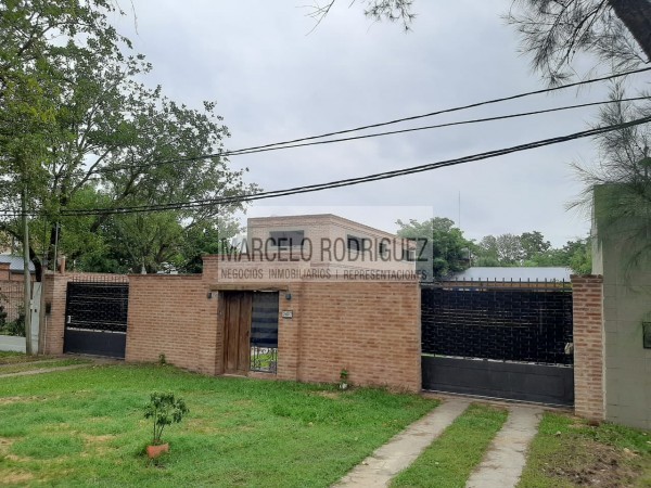 CASA CON QUINCHO Y PISCINA
