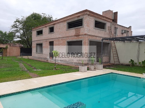 CASA CON QUINCHO Y PISCINA